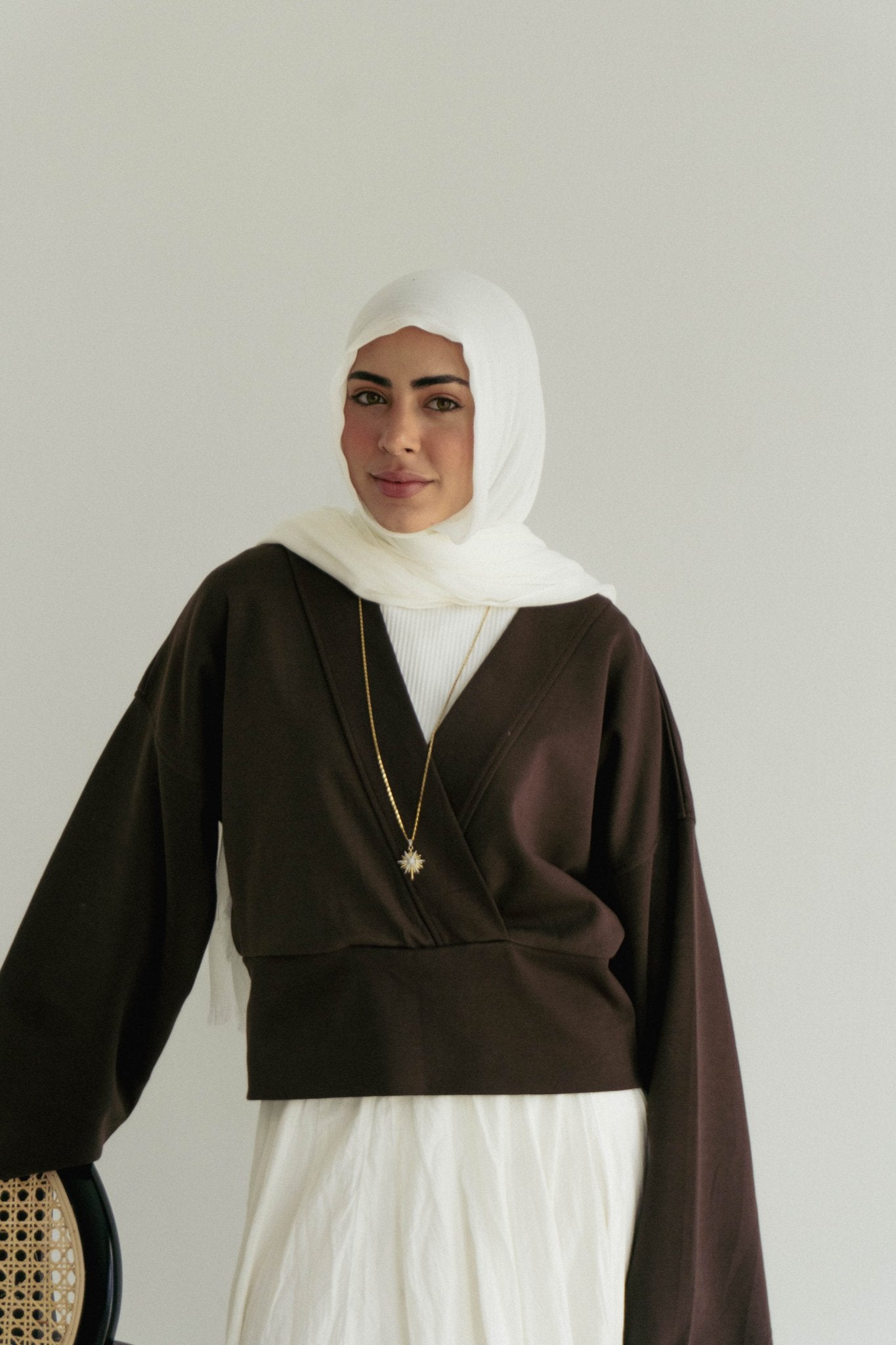 The wrap cozy top in Brown - Lillyscarfofficial