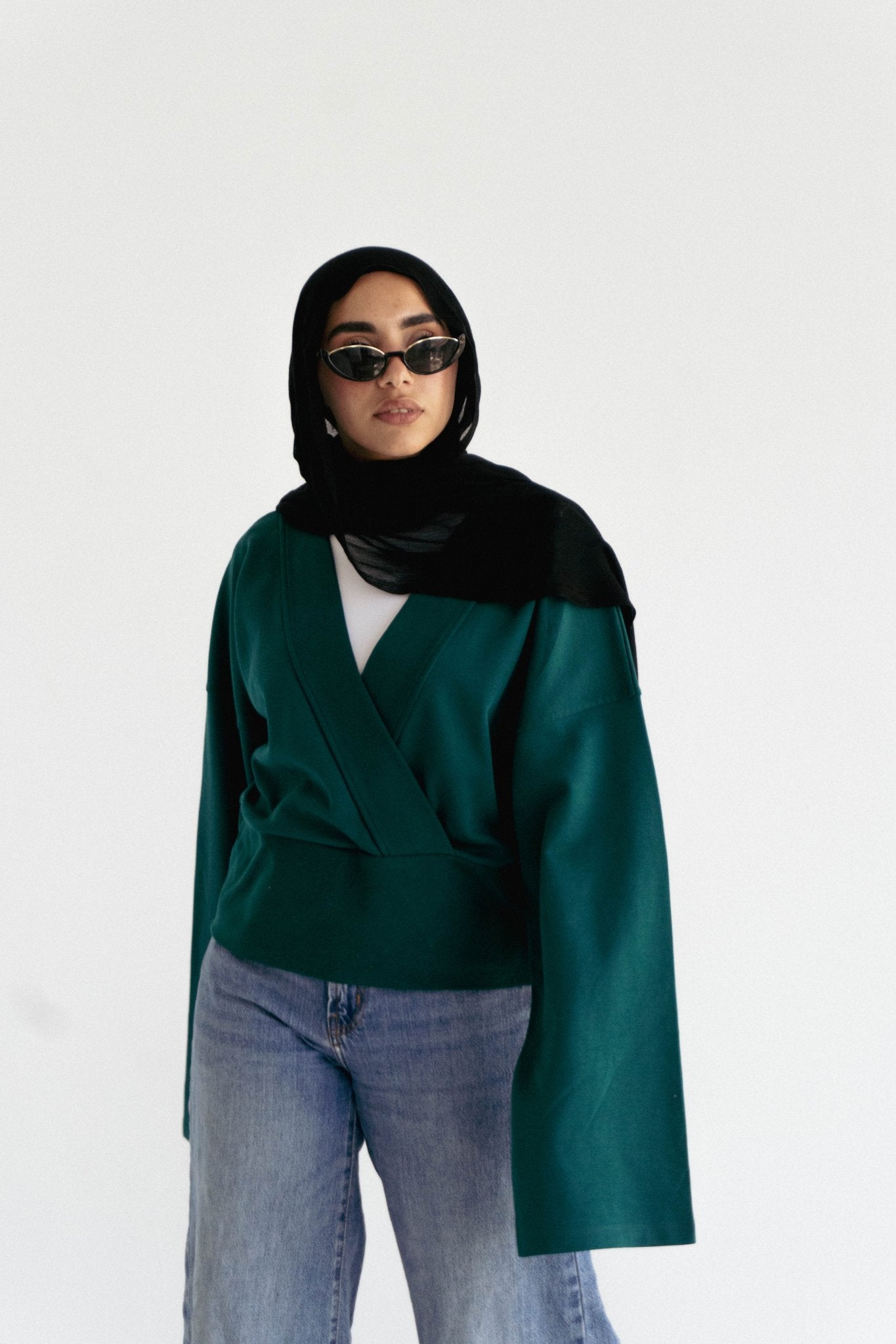 The wrap cozy top in emerald green - Lillyscarfofficial