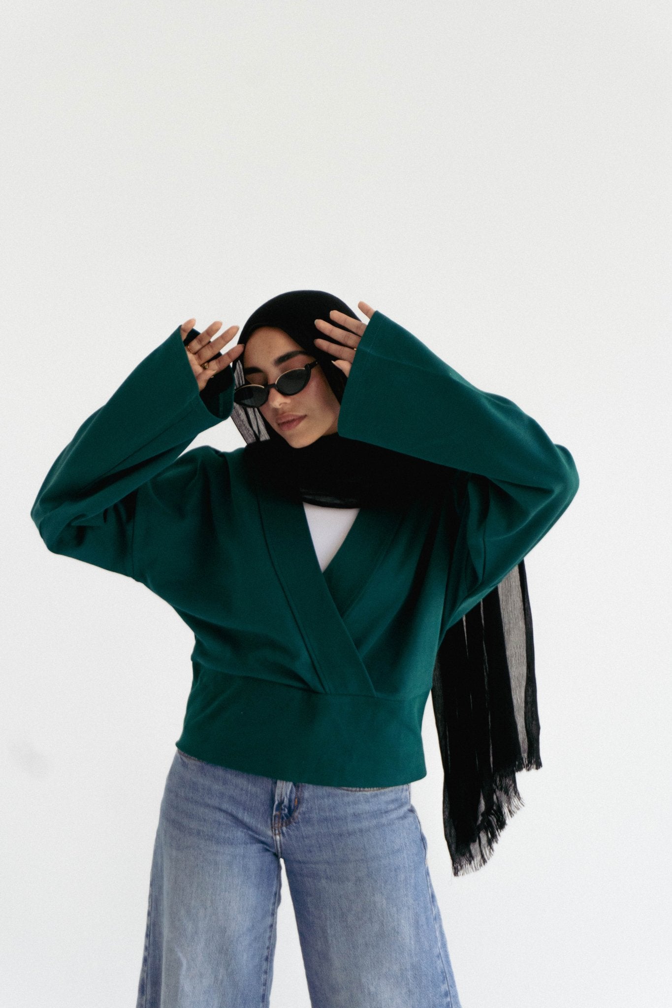 The wrap cozy top in emerald green - Lillyscarfofficial