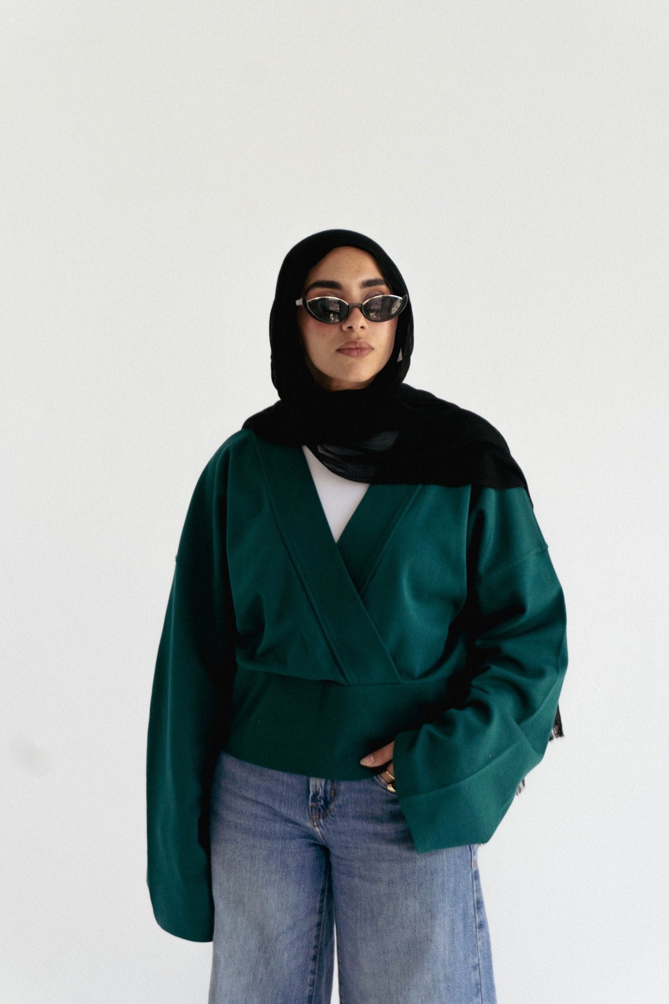 The wrap cozy top in emerald green - Lillyscarfofficial