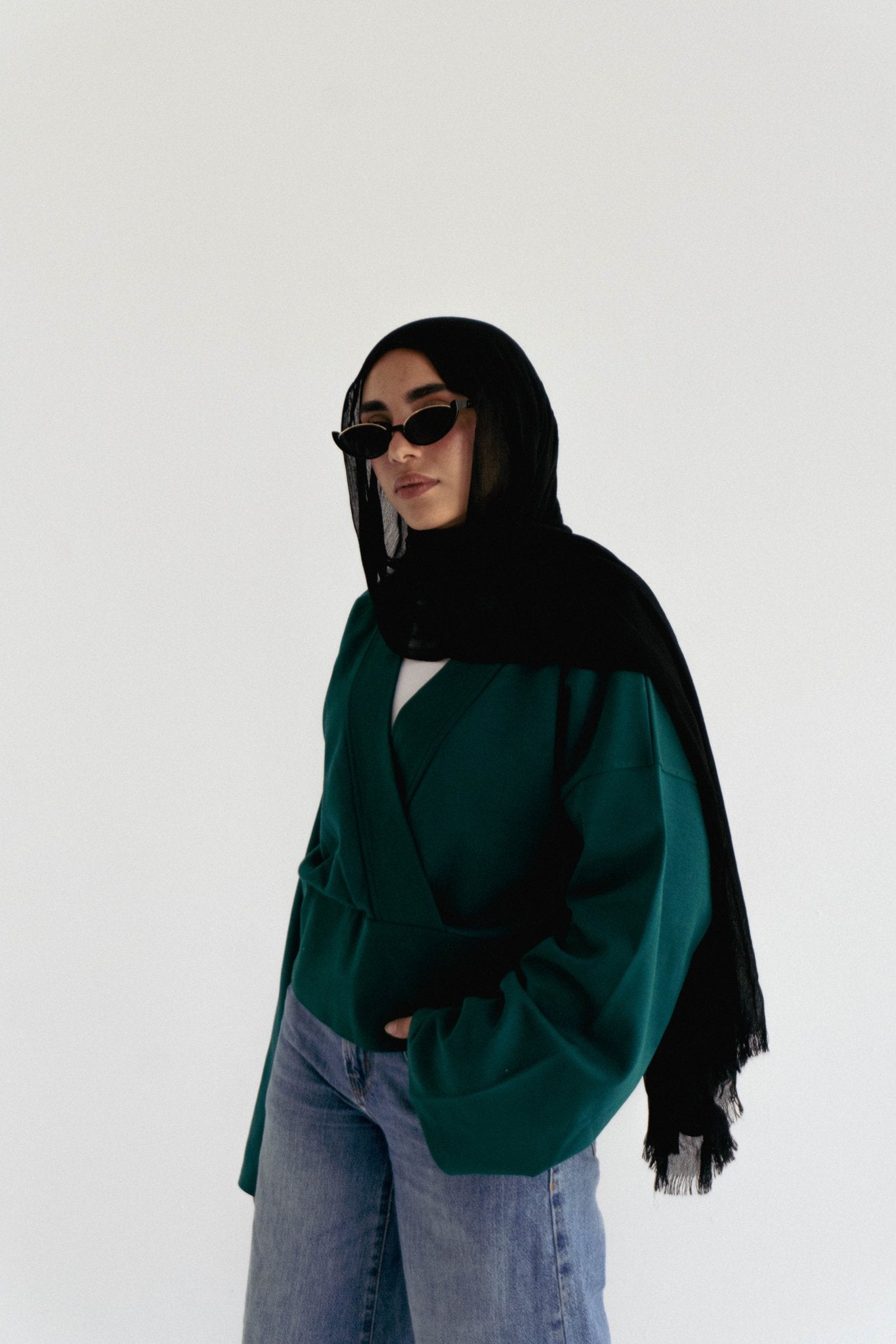 The wrap cozy top in emerald green - Lillyscarfofficial
