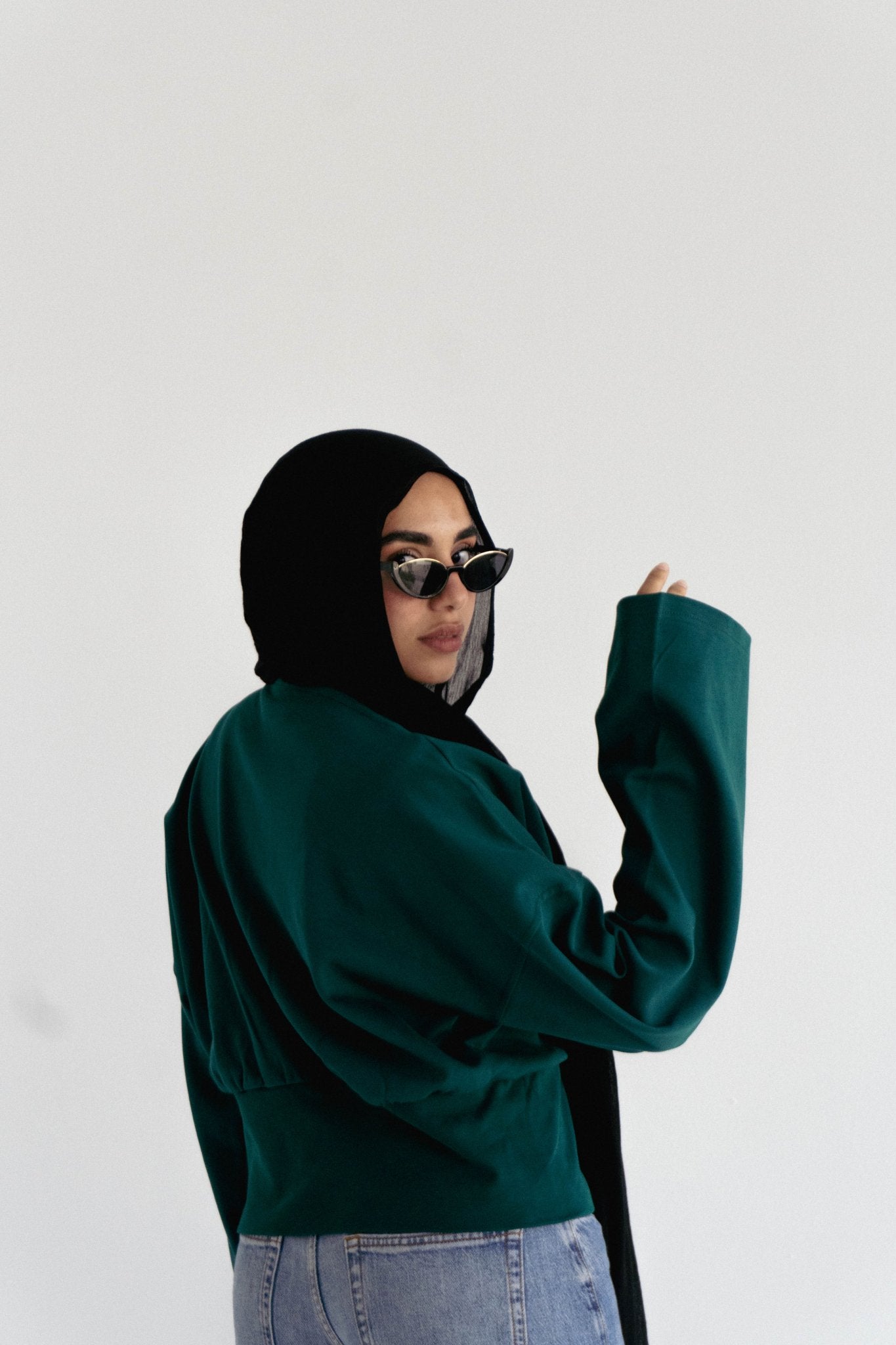 The wrap cozy top in emerald green - Lillyscarfofficial