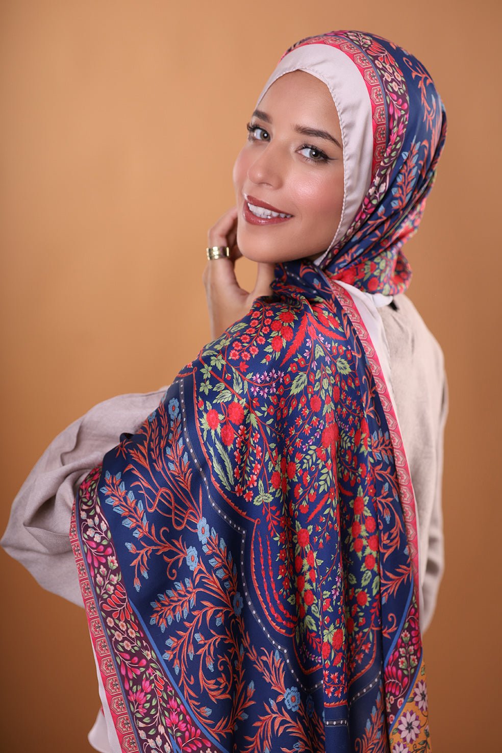 Urban Glam - Lillyscarfofficial