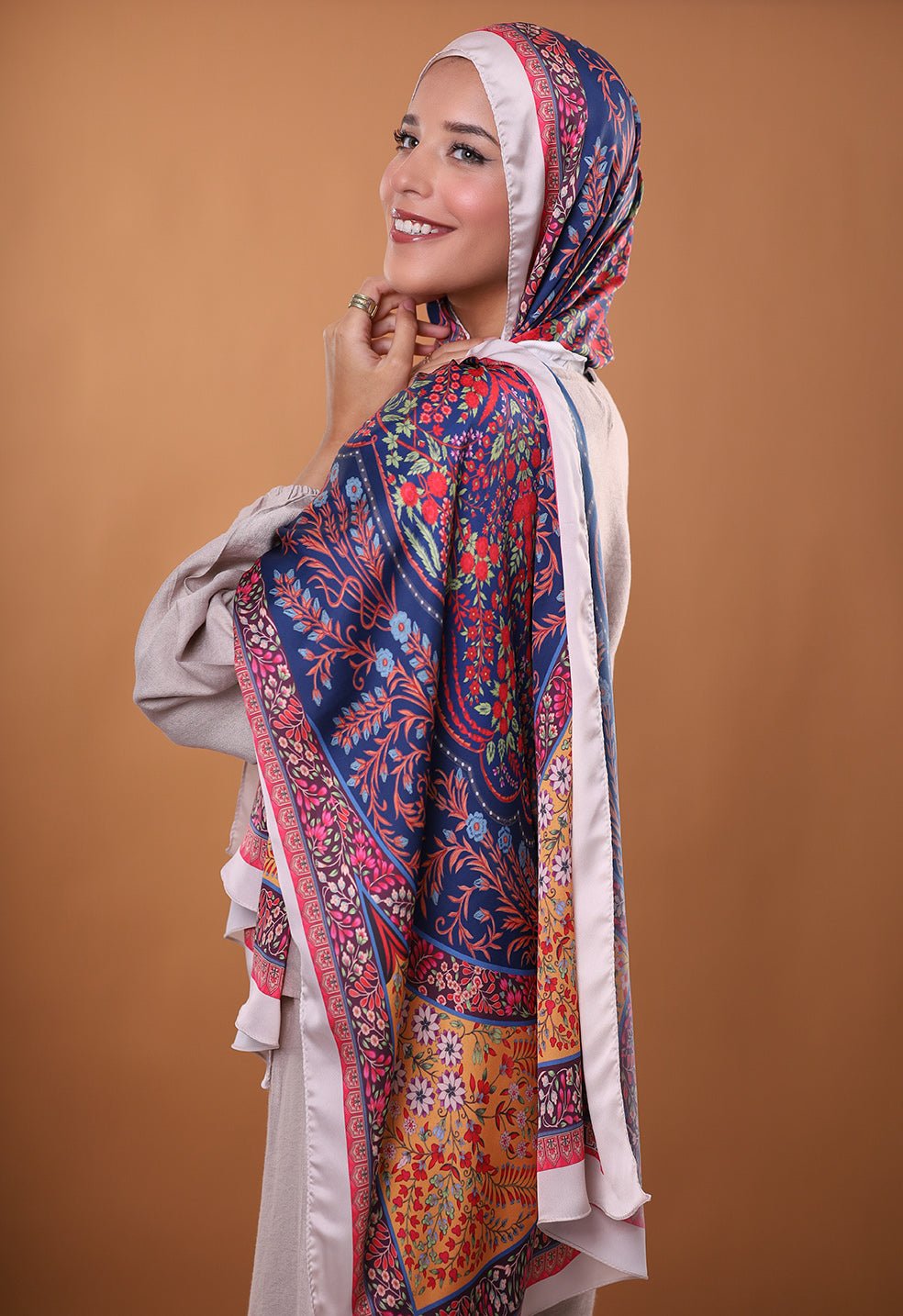 Urban Glam - Lillyscarfofficial
