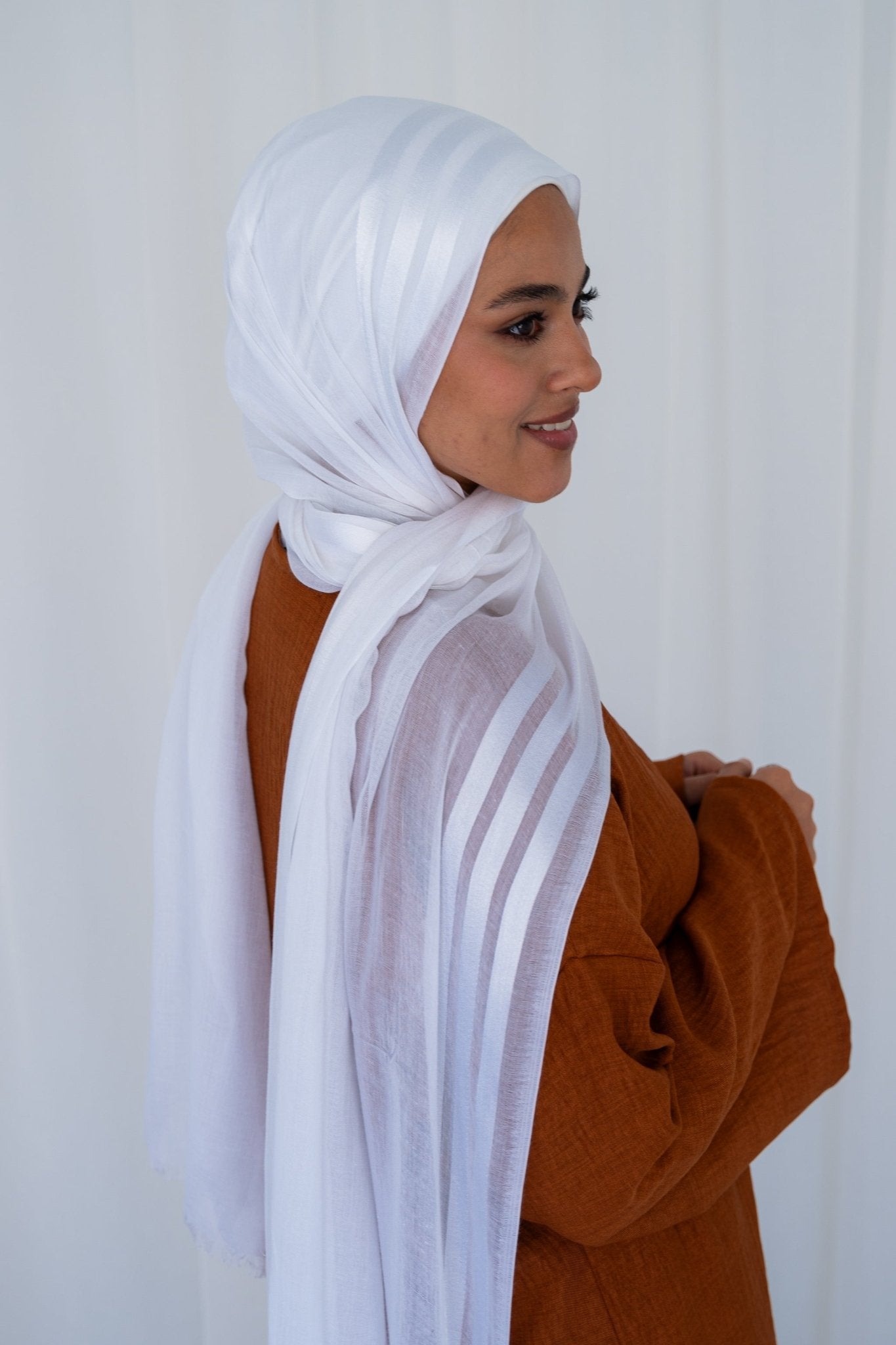 White Linen - Lillyscarfofficial