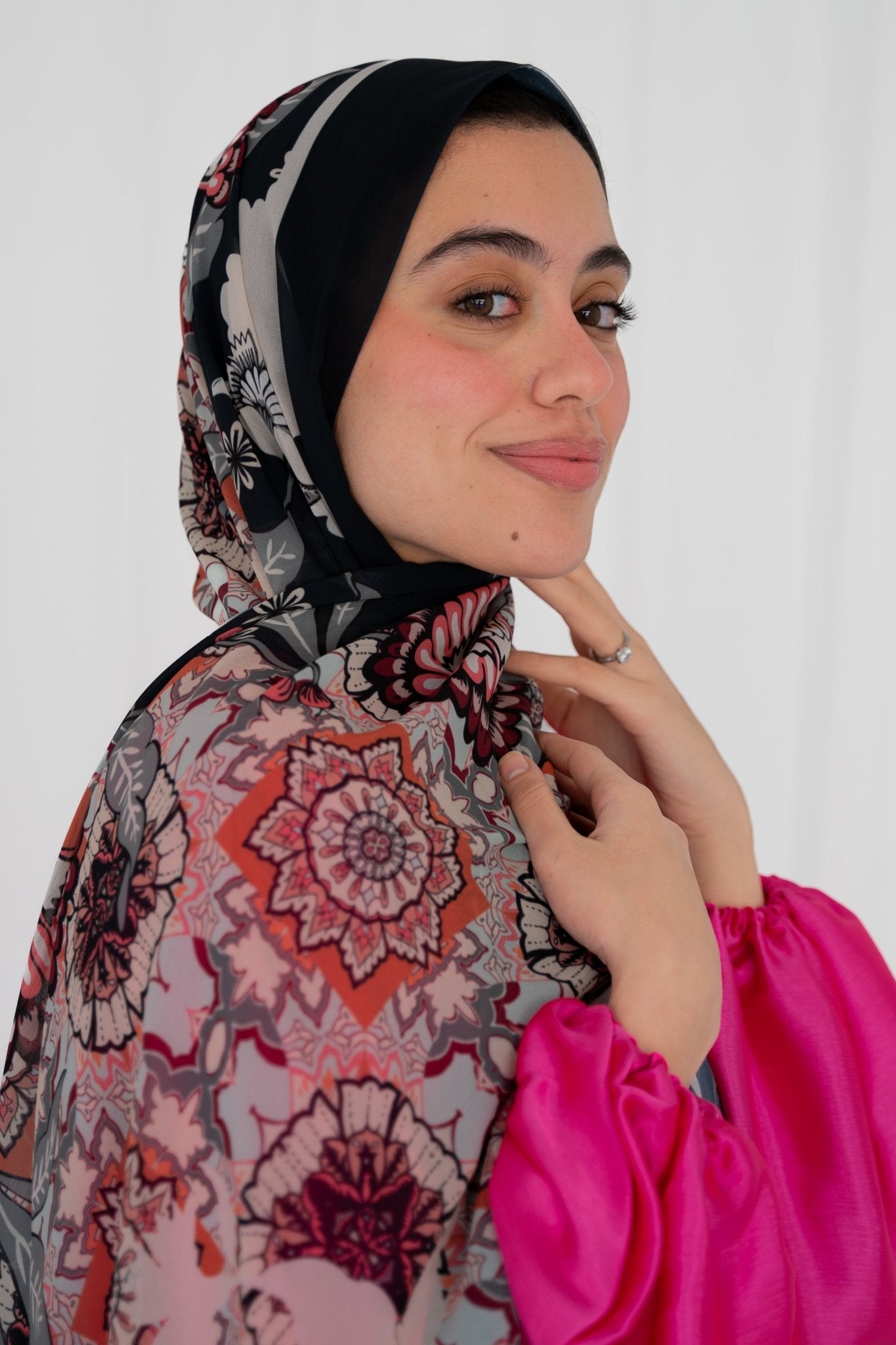 Yaffam - Lillyscarfofficial