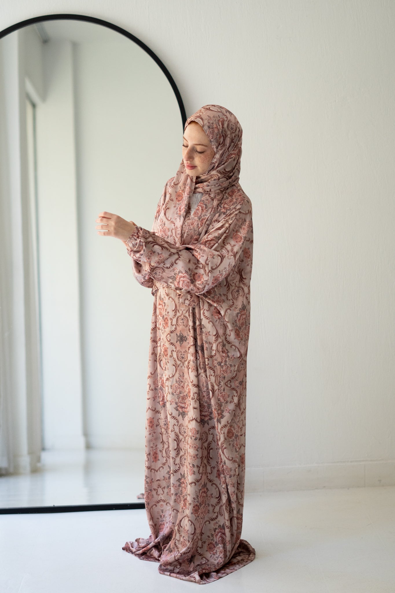 Youmn isdal - Lillyscarfofficial