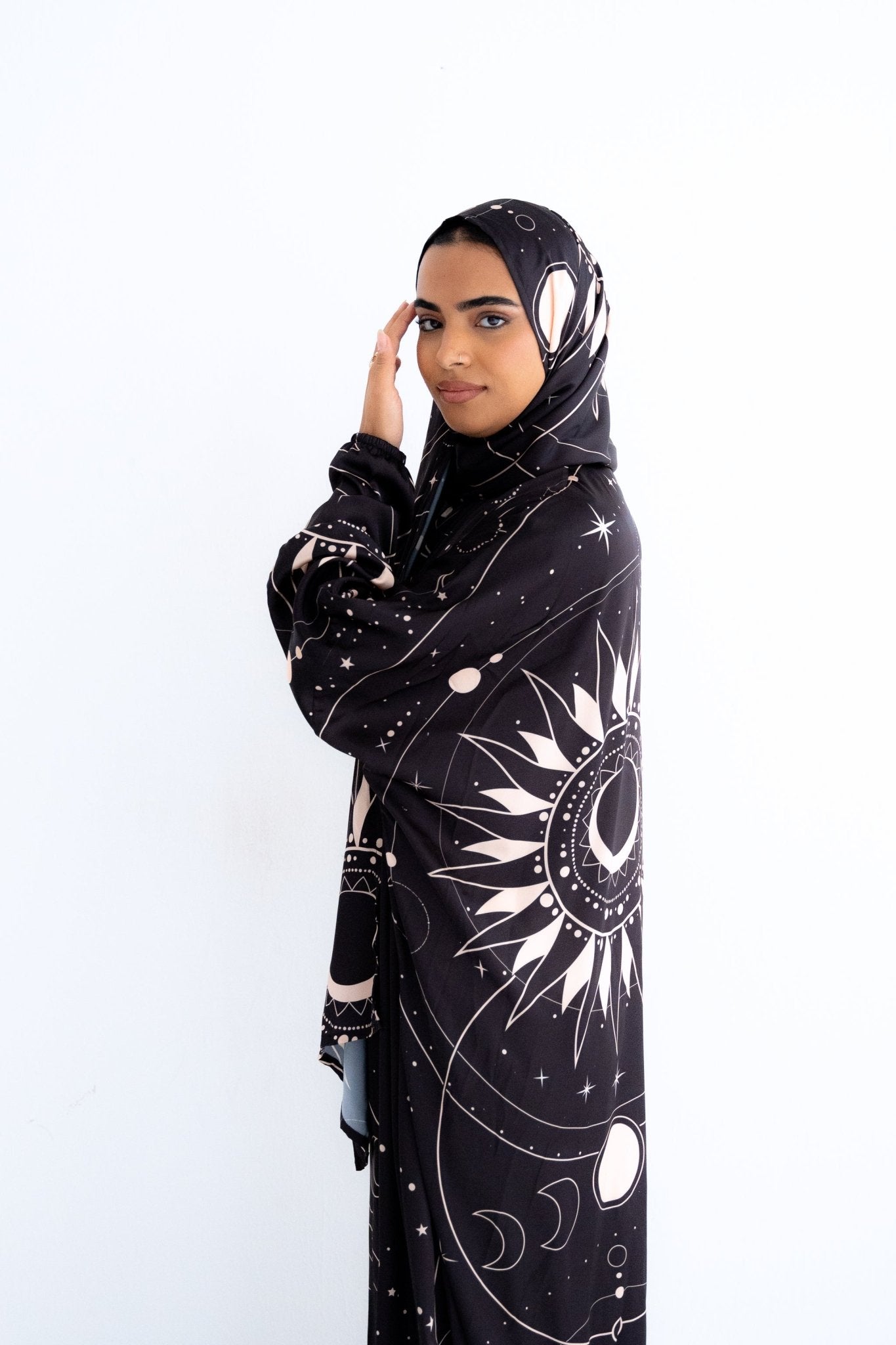 Zuriel isdal - Lillyscarfofficial