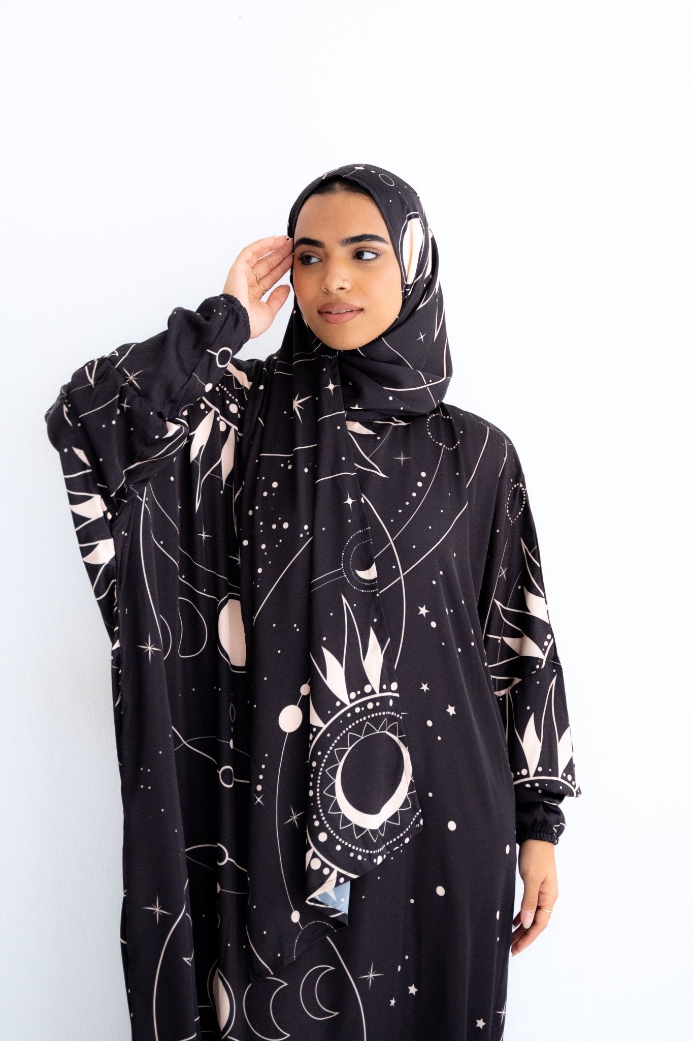 Zuriel isdal - Lillyscarfofficial