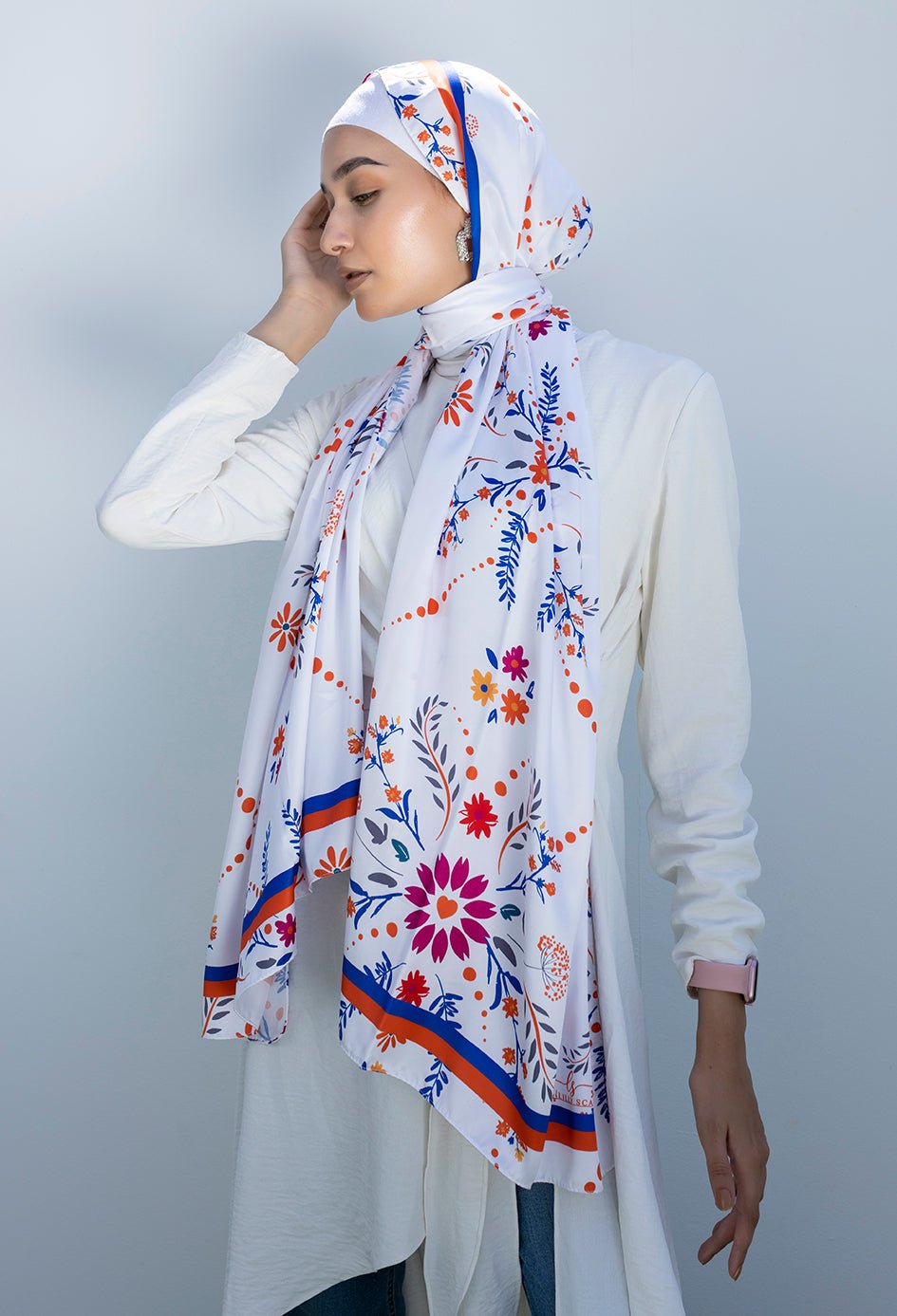 Above - Lillyscarfofficial