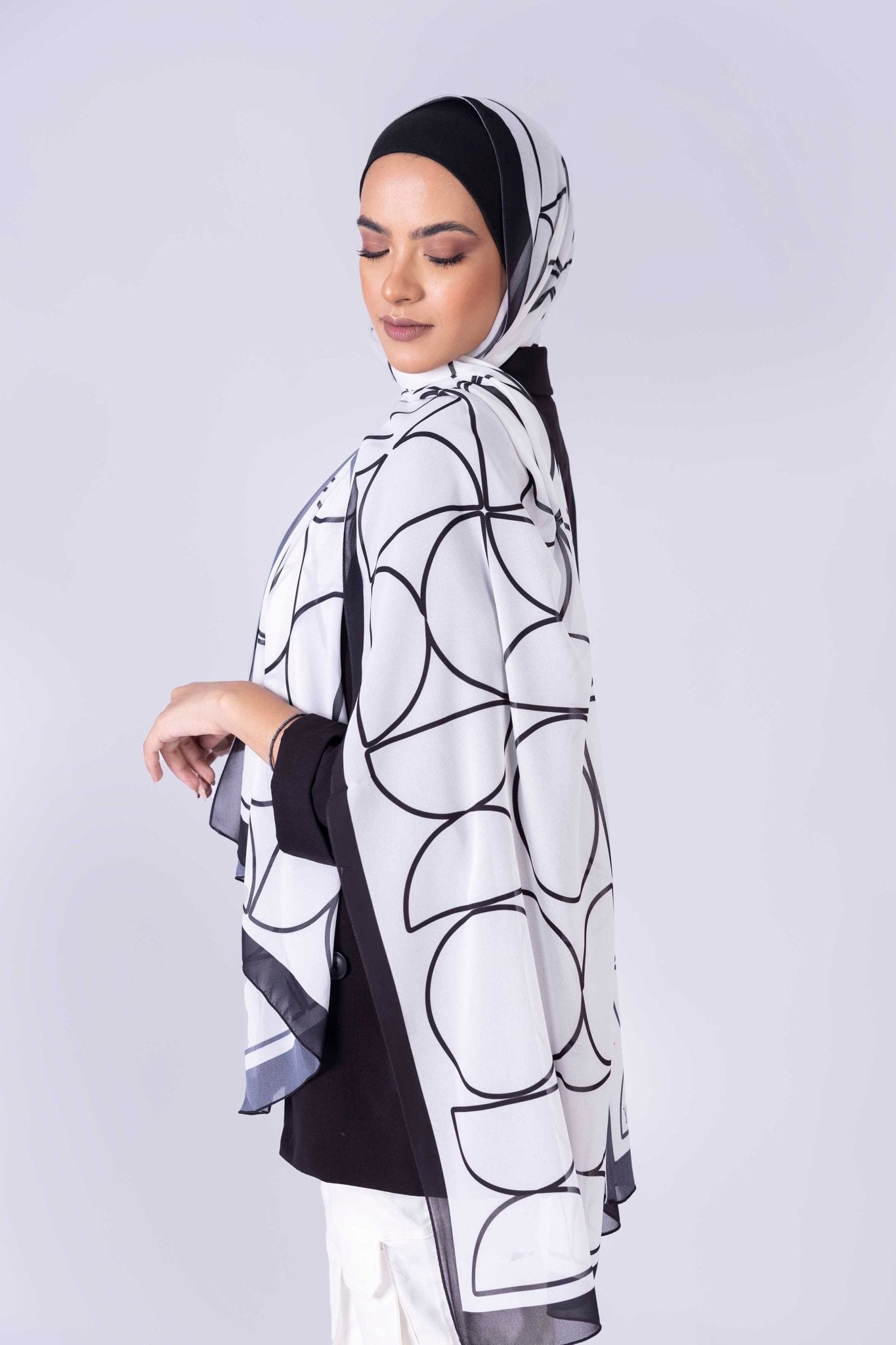 Essential Black - Lillyscarfofficial