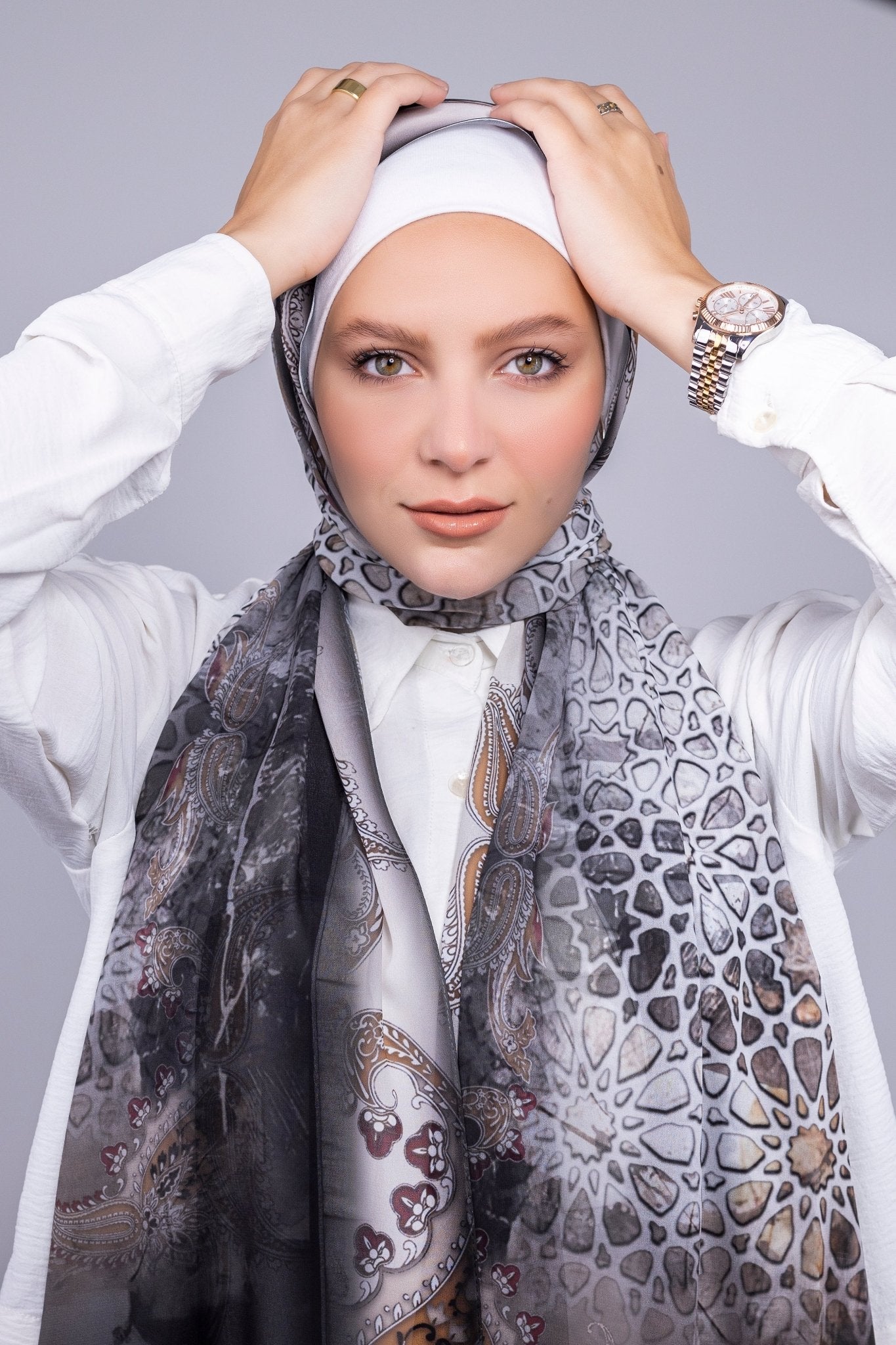 Nour - Lillyscarfofficial